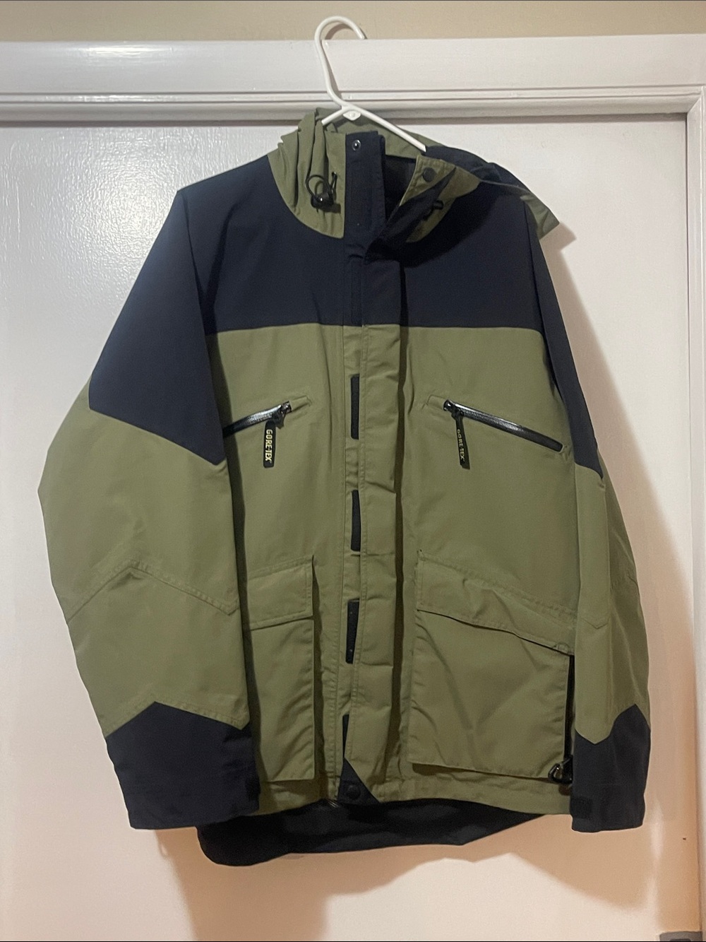 GORE-TEX Olive Jacket with Black Trim size large